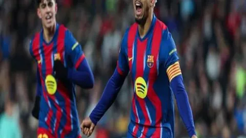 元朗单车游：穿梭壁画村赏街头艺术，探寻古迹与锦田天空之境摄影之旅